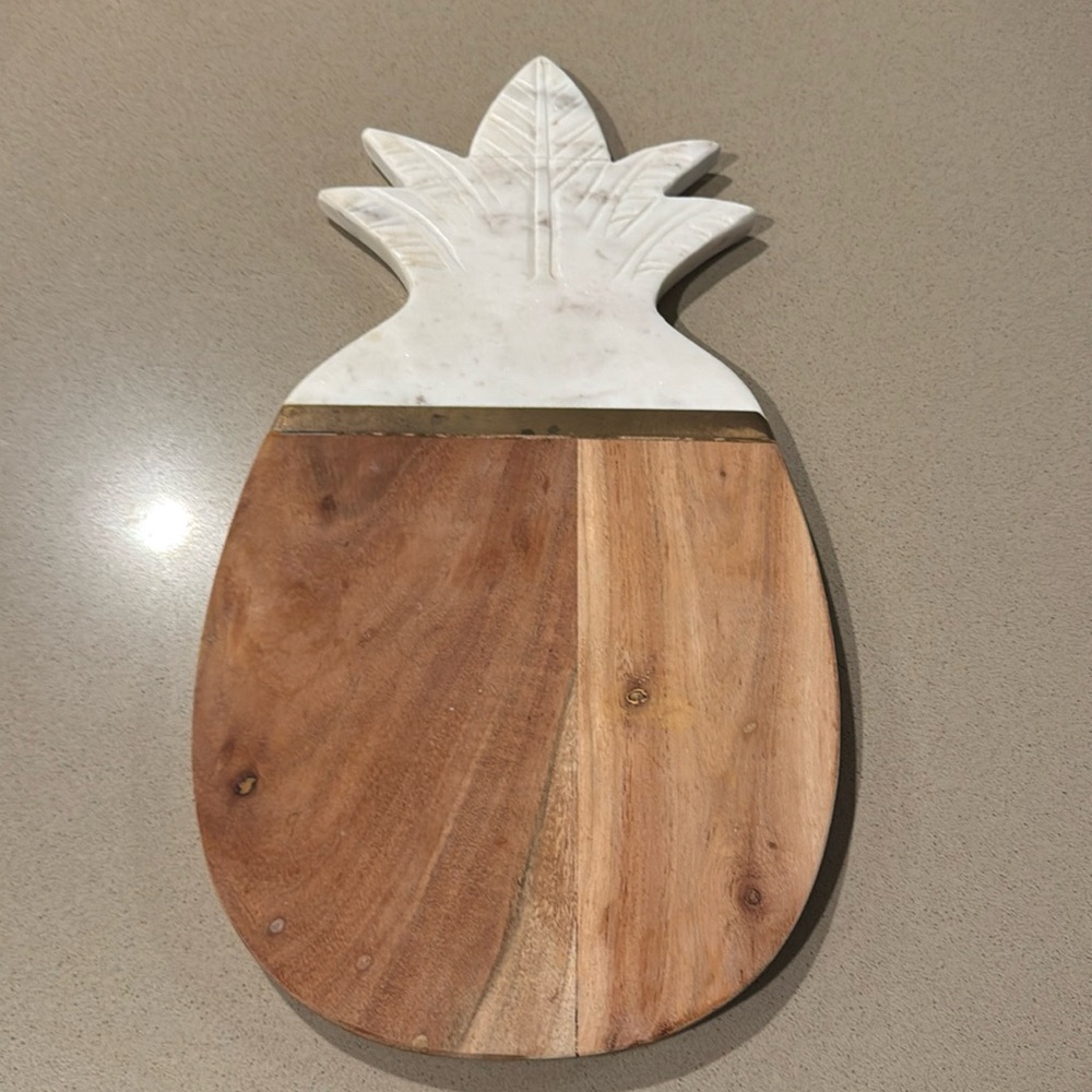 Sur La Table Marble Pineapple Board NWT